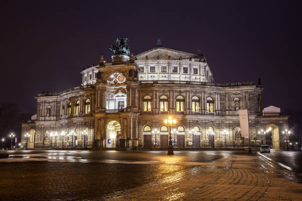 istock Semper Opera House At Night In Dresden; Germany 915387924