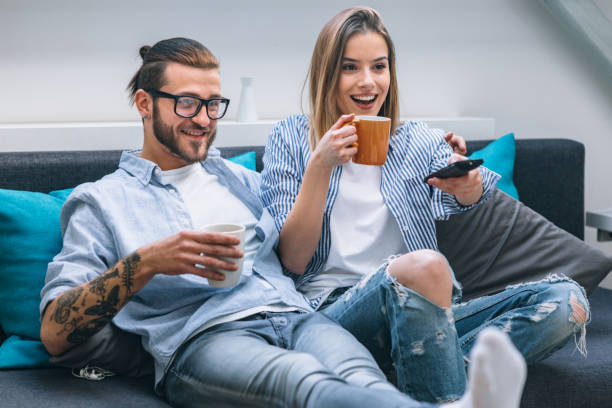istock Watchnig tv 915391786