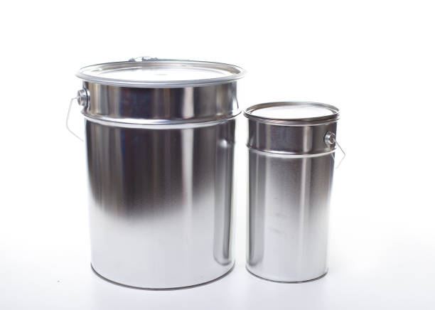 istock Metal painting Pails isolated on white 915400108