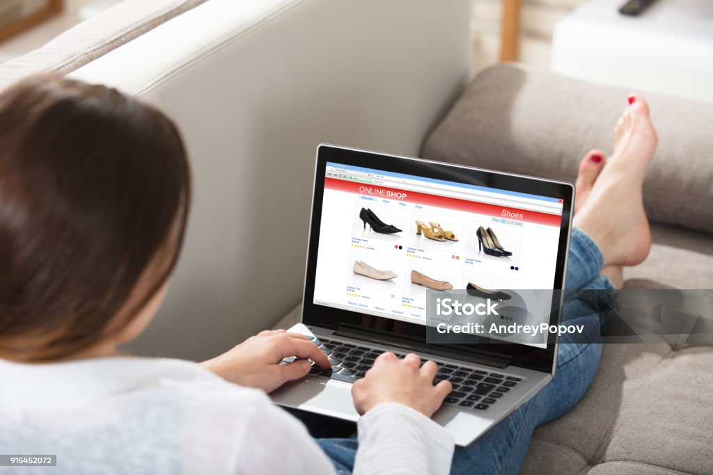 Frau machen Online-Shopping - Lizenzfrei Internet Stock-Foto