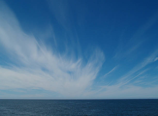 Paisaje con nubes - foto de stock