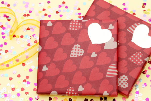 istock Valentine's day of gift box 915473468