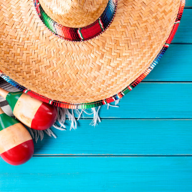 istock Cinco de Mayo mexican background border 915476328