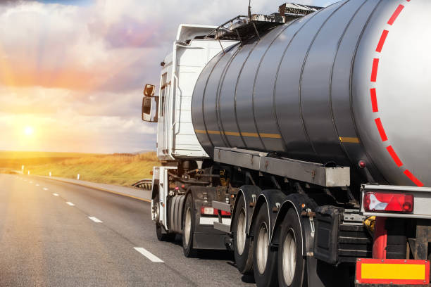 gás-tanque vai na estrada - petroleum export - fotografias e filmes do acervo