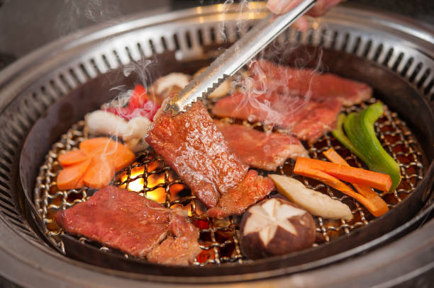 쇠고기 바베 큐 일본 - yakiniku 뉴스 사진 이미지