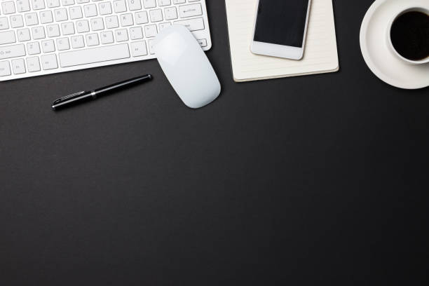 istock Office supplies at the table 915574246