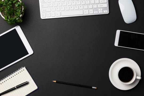istock Office supplies at the table 915574494