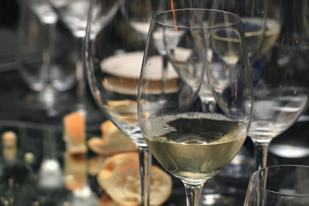 istock Glass of white wine 915582504
