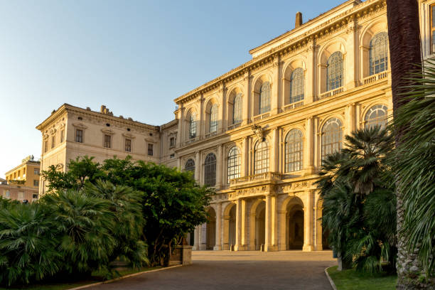 バルベリーニ宮殿 - イタリア、ローマの古代美術の国立ギャラリーのサンセット ビュー - palazzo barberini ストックフォトと画像