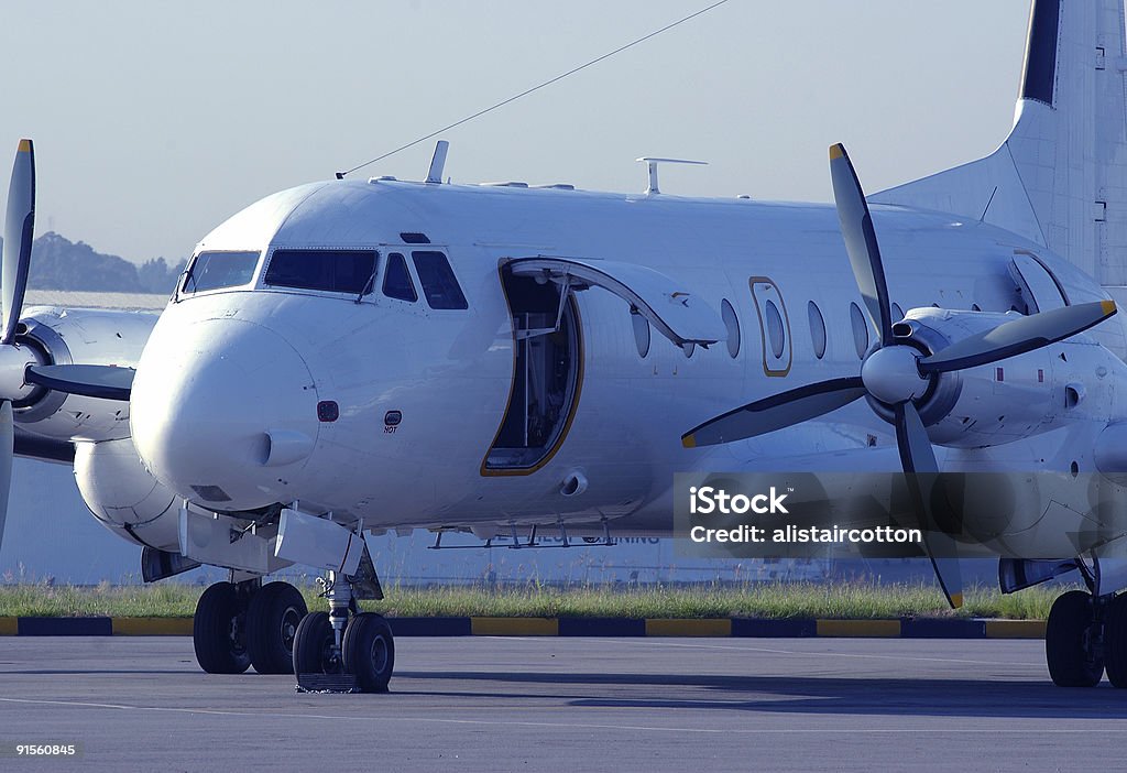 Propeller Passagier Flugzeug auf der Startbahn - Lizenzfrei Abschied Stock-Foto