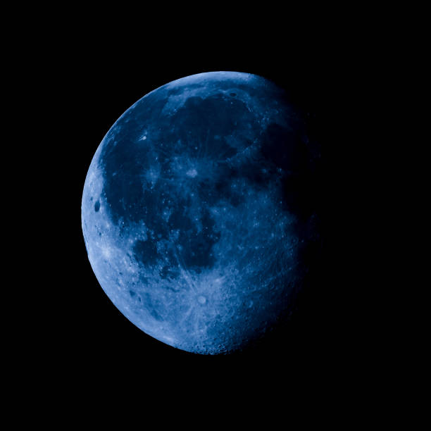 istock High contrast Waning gibbous moon 915608628