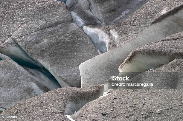 Черный Лед Расселина По Рон Glacier Furka Проходят Альпы — стоковые фотографии и другие картинки Без людей