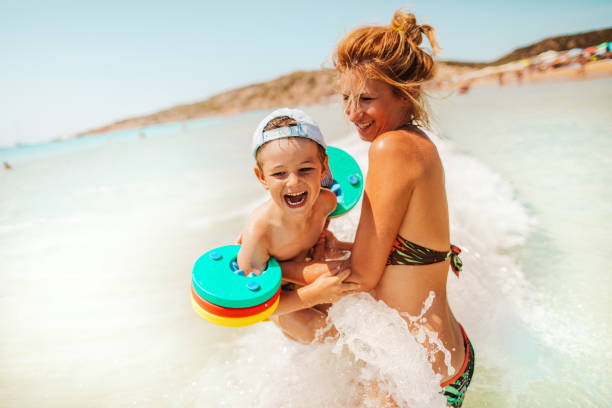 istock Enjoying sea water 915621226