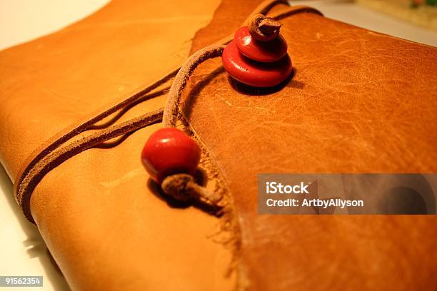 Livro Dos Períodos - Fotografias de stock e mais imagens de Bronzeado - Bronzeado, Conta - Loja de Miudezas, Fotografia - Imagem