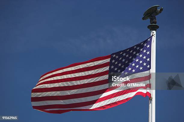 アメリカ国旗のイーグル Flagpole - アメリカ合衆国のストックフォトや画像を多数ご用意 - アメリカ合衆国, アメリカ国旗, カラー画像