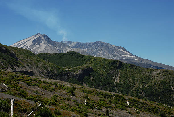 istock Eruption of Mt. St. Helens 91563173