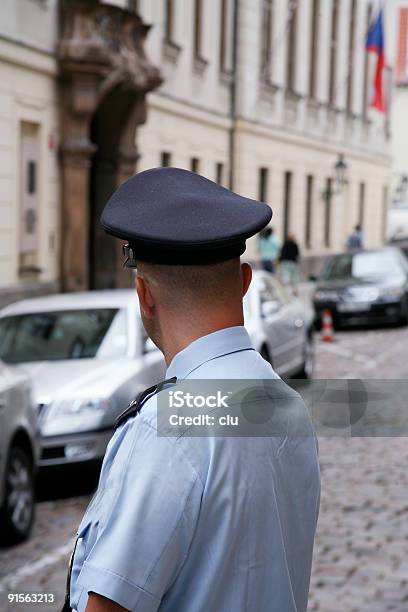 Policeman Checa Foto de stock y más banco de imágenes de República Checa - República Checa, Cuerpo de policía, Azul