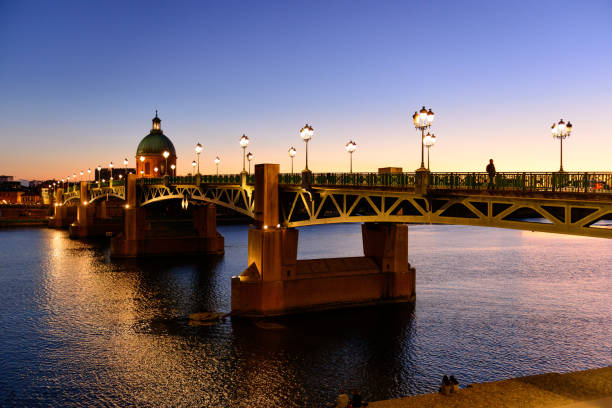 Pont Saint Pierre at dusk, Toulouse stock photo