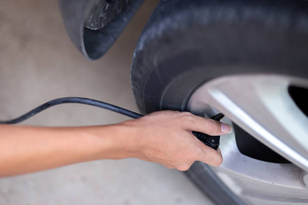 istock Fill the air for tires. 915637290