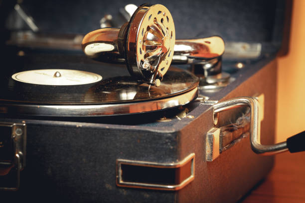 istock Element of vintage gramophone 915643676