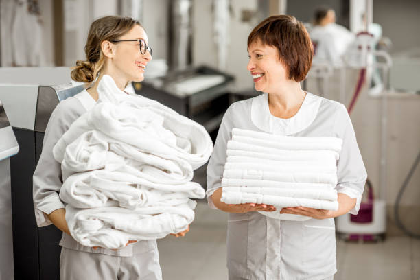 istock Senior chambermaid in the laundry 915648770