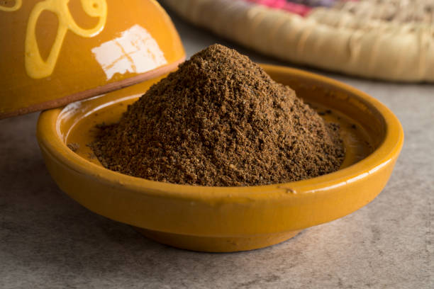 istock Traditional bowl with Moroccan Ras el Hanout 915669146
