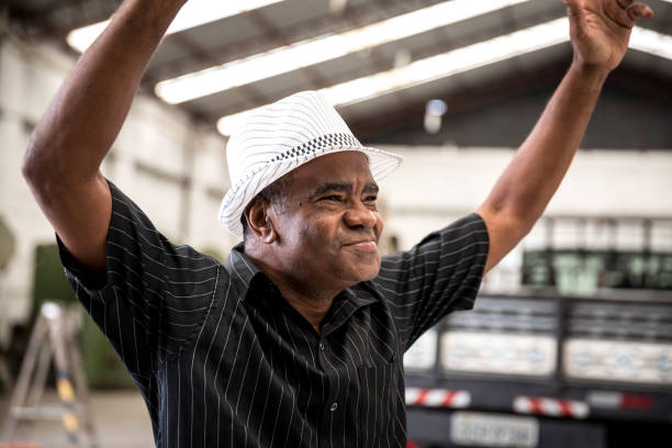 istock Brazilian Man Dancing Samba - Sambista 915673032