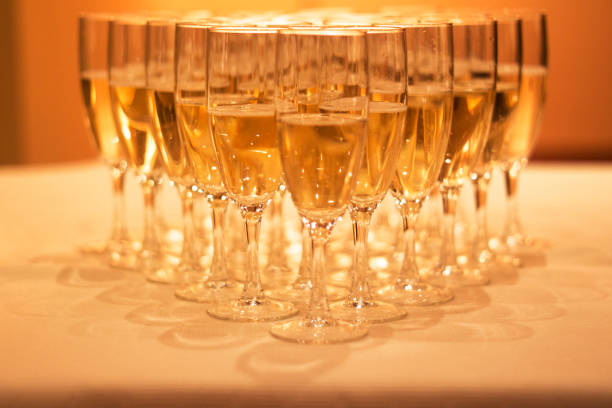 istock Pyramid of wine glasses 915675268