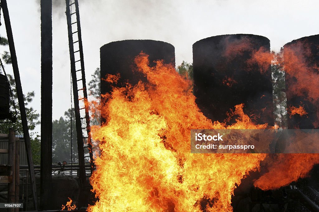 製油所爆発 - おびえるのロイヤリティフリーストックフォト