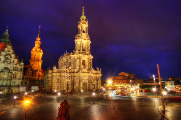 istock Cathedral Frauenkirche Dresden 915680630