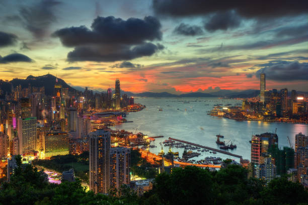istock Hong Kong Skyline Sunset 915681006