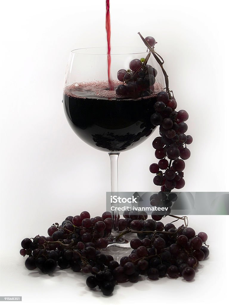 Vin rouge et les raisins gros plan - Photo de Alcool libre de droits