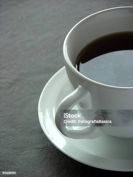 Caffè Nero - Fotografie stock e altre immagini di Assaggiare - Assaggiare, Attività del Fine-Settimana, Bianco
