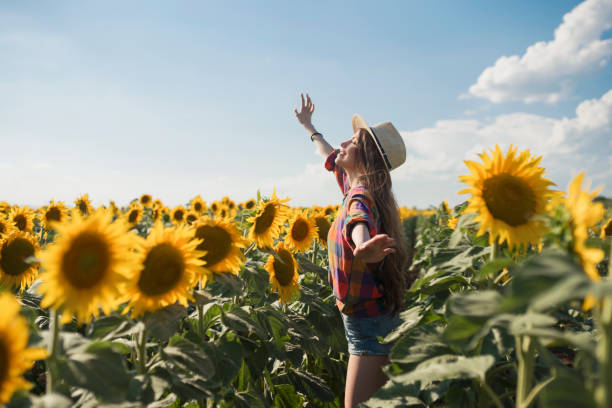 istock Feeling The Cuddle Of The Summer 915690488