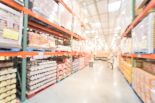 istock Abstract blurred big boxes wholesale store in America 915695432
