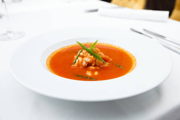 istock Garlic soup with prawns 915700336