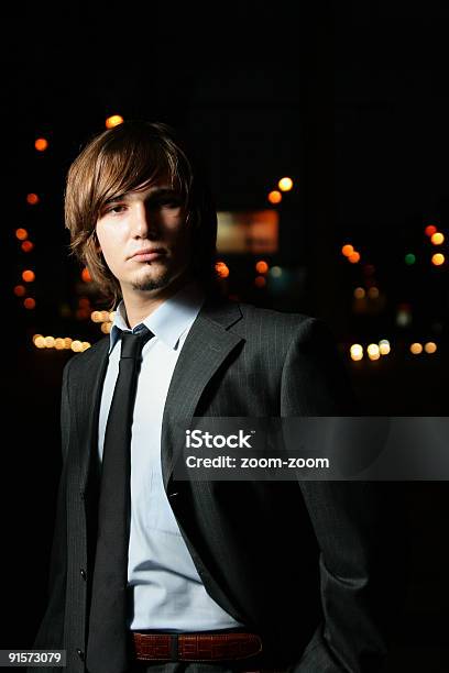 Gut Aussehend Geschäftsmann Stockfoto und mehr Bilder von Anzug - Anzug, Dunkel, Langes Haar