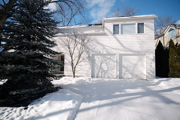 istock Contemporary House in Winter. 91573321