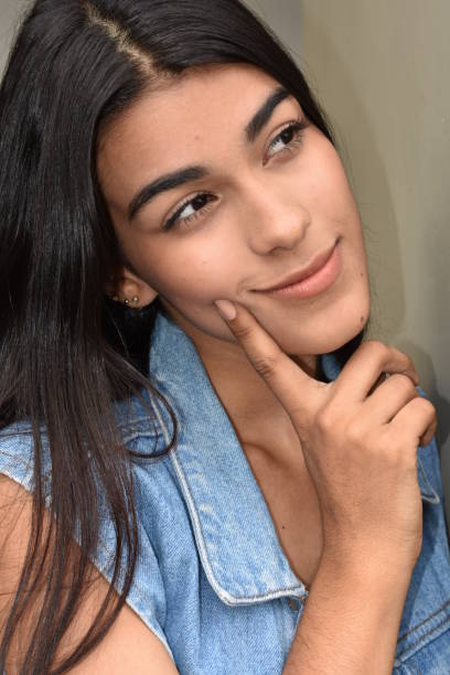 istock Beautiful Female Youngster Decision Making 915738444