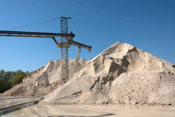 istock Gravel factory 915761468