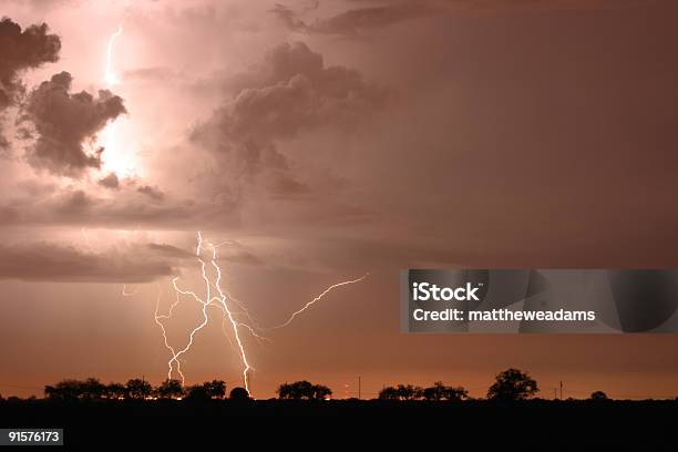 Lightning 폭풍 Over Sacramento Ca 0명에 대한 스톡 사진 및 기타 이미지 - 0명, 경외감, 구름