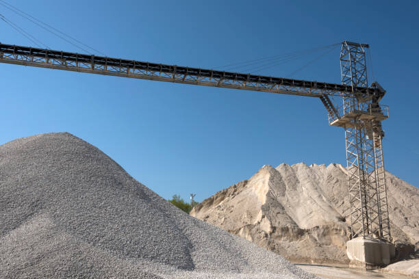 istock Gravel factory 915764594
