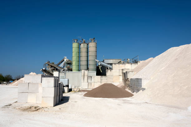 istock Gravel factory 915765198
