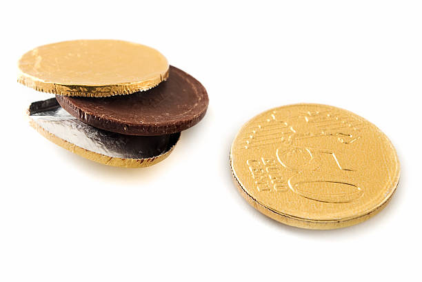 euro de chocolate - chocolate coins imagens e fotografias de stock