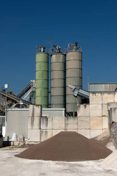 istock Gravel factory 915775226
