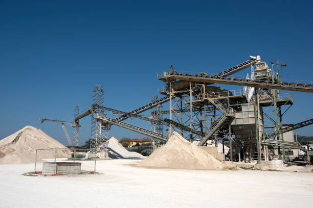istock Gravel factory 915775410
