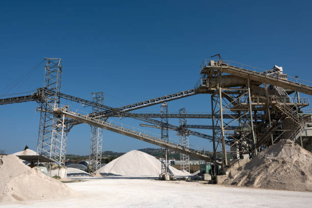 istock Gravel factory 915780032