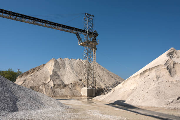 istock Gravel factory 915783826