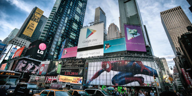 time square - taxi new york city traffic busy stock-fotos und bilder