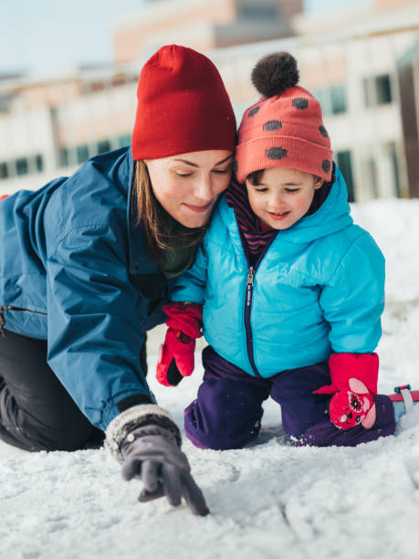 istock Winter Fun outdoors 915819110